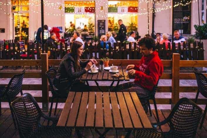adventurous date ideas-Go on a dinner adventure