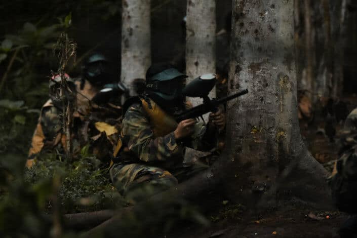 adventurous date ideas-Play paintball