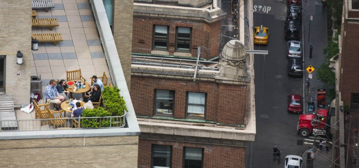 Adventurous Date Ideas Perfect for Summer-Rooftop picnic