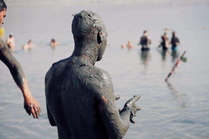 Adventurous date ideas for summer - Go mud slinging