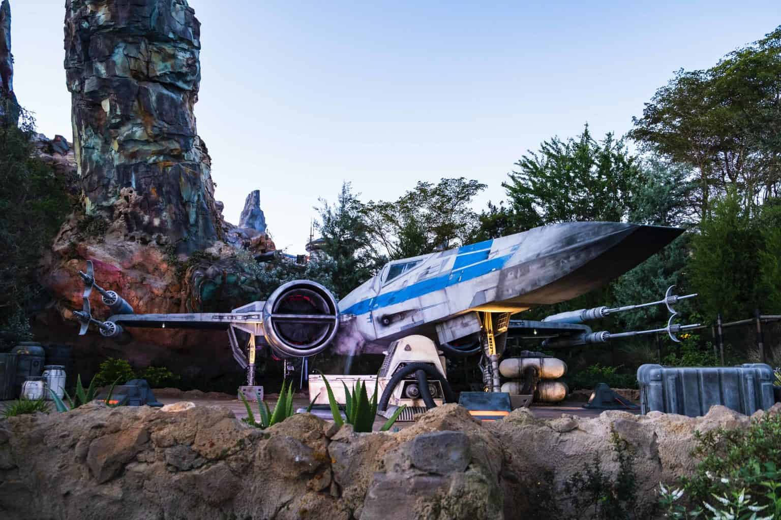 The X-wing fighter has how many engines?Four.jpg