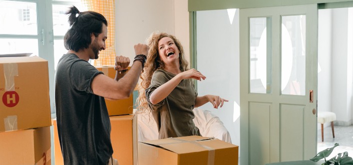 3 Funny Valentine’s Day Pick Up Lines That Will Make Her Smile