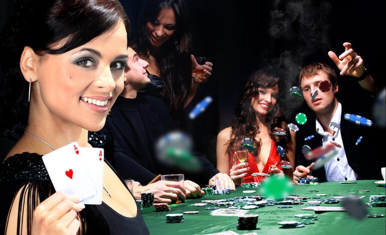 Top no-deposit real-money casino experience featuring players at a poker table enjoying instant-play action.