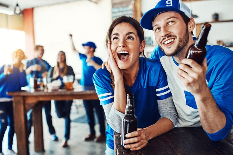 Some Dos and Don’ts for Taking a Date to a Sports Game