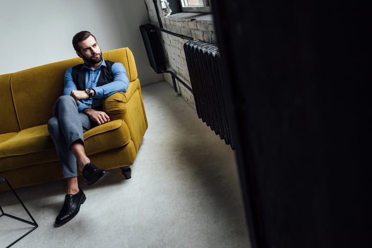 Mastering Minimalism: A Man’s Guide To Smart Living with Style
