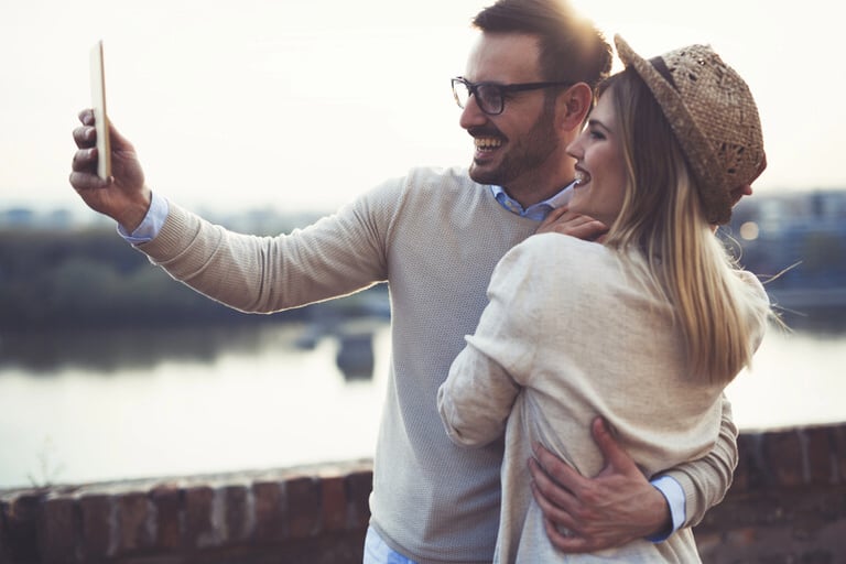 Modern Dating for Men: Navigating Apps Beyond Traditional Boundaries
