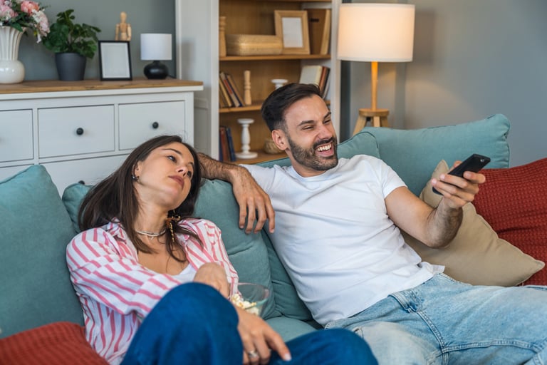 Mantelligence Explains: What Does Red Flag Mean in Relationships?