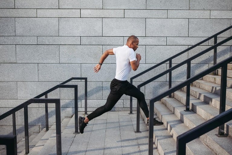 Man jogging in an outdoor setting, illustrating the science of motivation and practical daily discipline.
