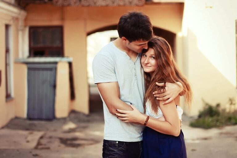 Signs Someone Is Emotionally Available
