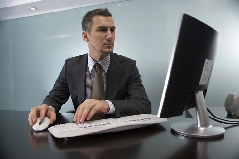 The 6-Minute AmourFeel Review: Key Facts Before You Sign Up