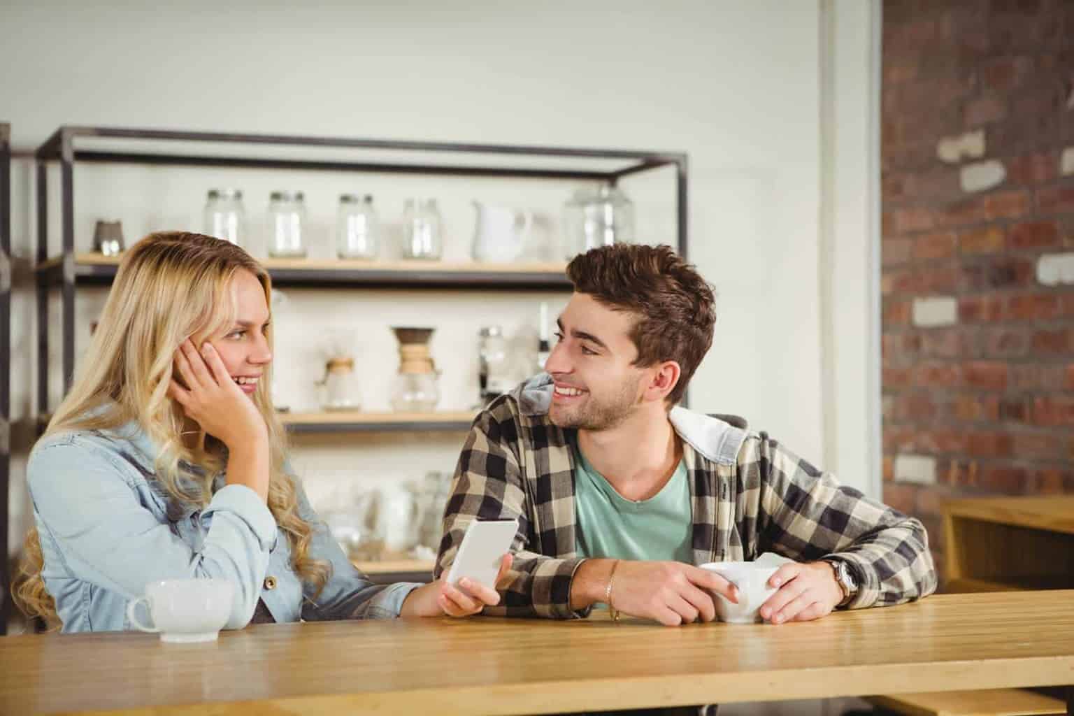What To Do When A Girl Looks At You - 7 Best things to try! - Mantelligence