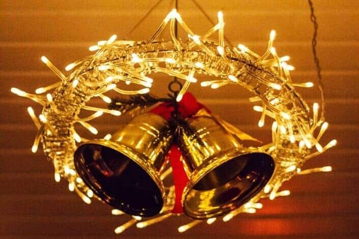 gold christmas bell wreath 