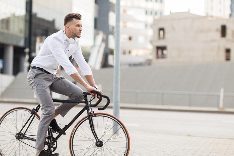 لماذا يختار المزيد من الرجال الدراجات من أجل اللياقة والحياة؟ لماذا يختار المزيد من الرجال الدراجات من أجل اللياقة والحياة؟